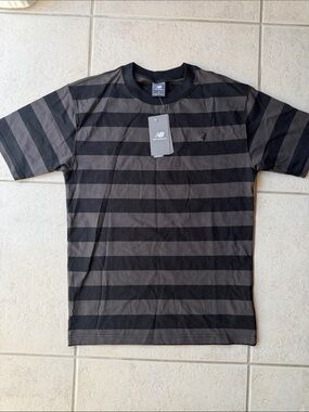 New Balance Men’s Black and Gray Horizontal Stripe Crew Tee